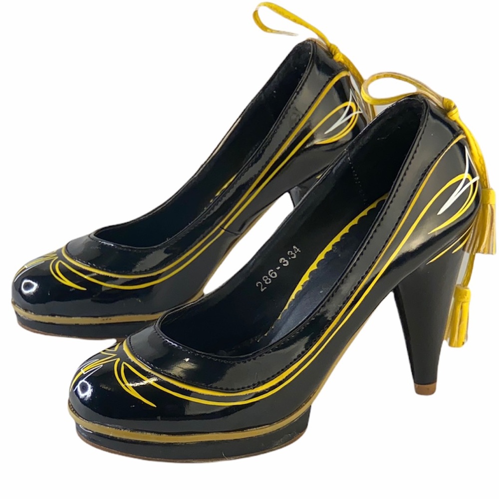 Pinstriped Patent Pumps size 34